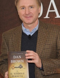 Дэн Браун